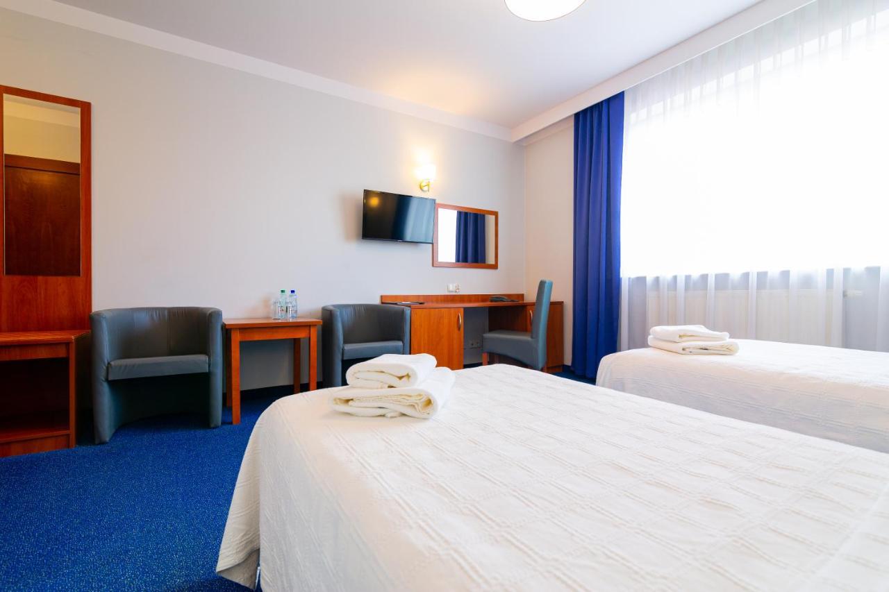 Hotel Victoria Bolszewo Esterno foto