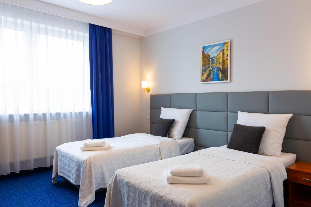 Hotel Victoria Bolszewo Esterno foto